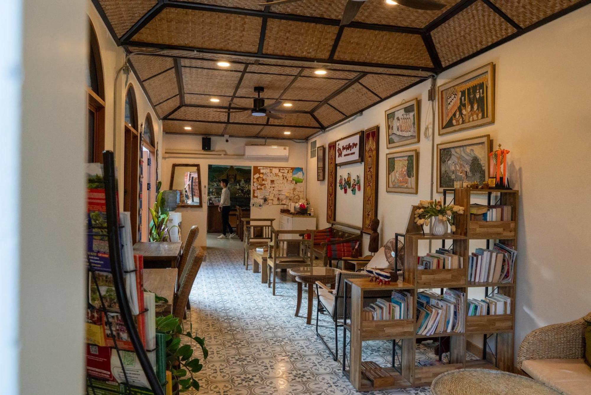 Buri Gallery House Chiang Mai Exterior photo