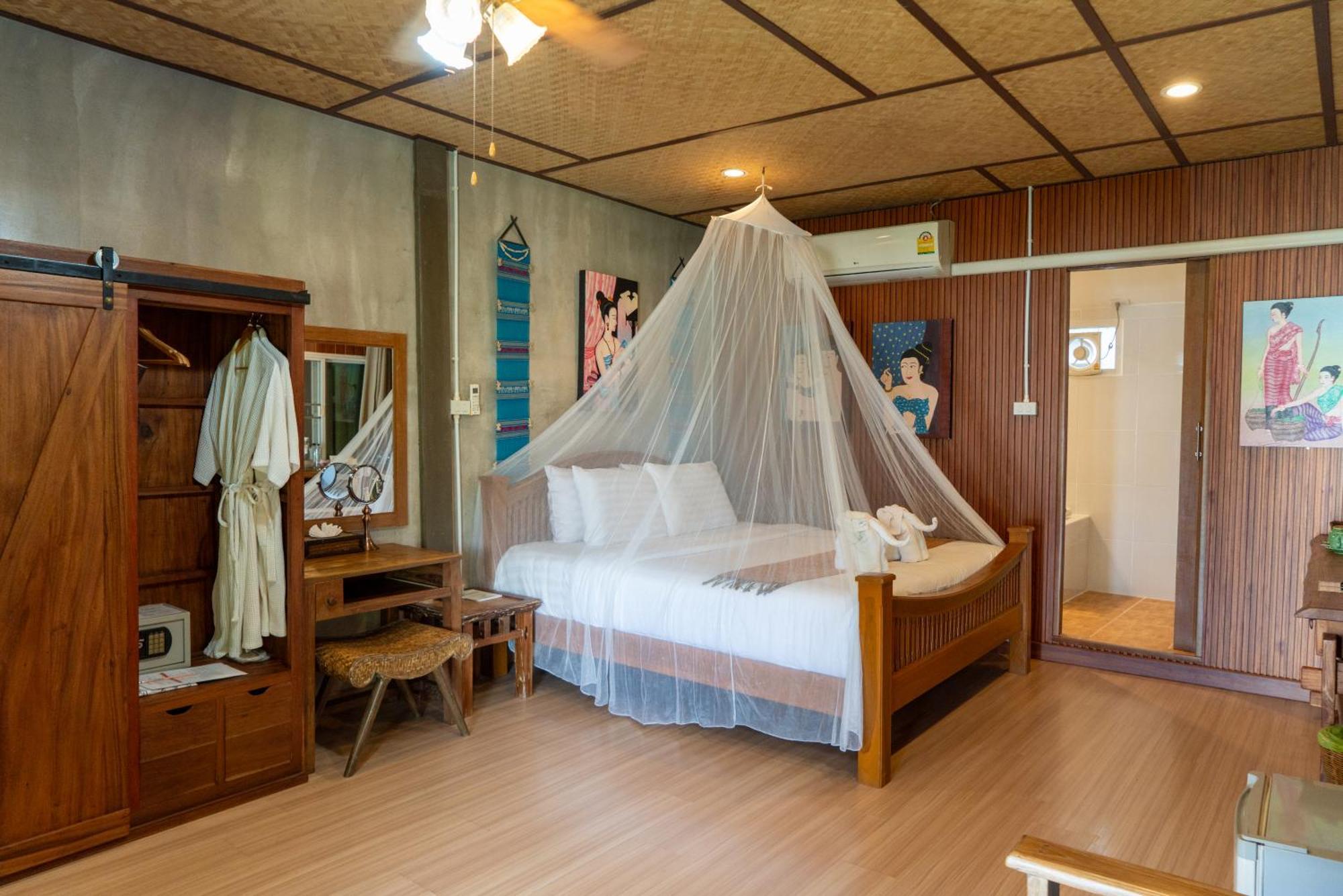 Buri Gallery House Chiang Mai Exterior photo